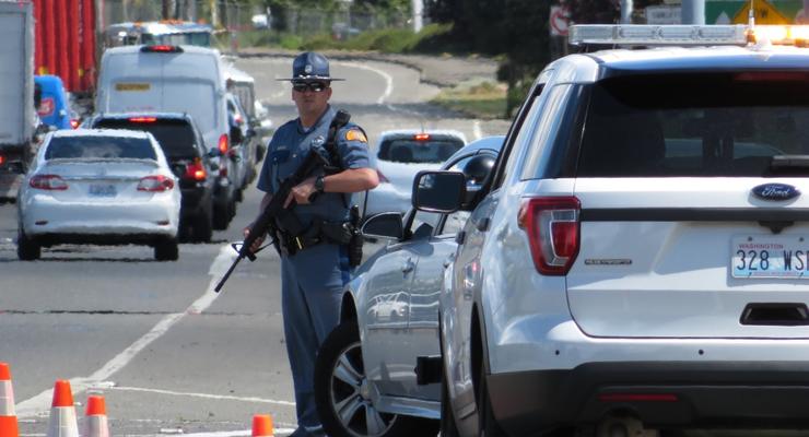 В Вашингтоне обстреляли автомобили на трассе