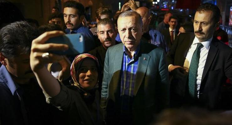 Эрдоган назвал условие для отмены режима ЧП в Турции