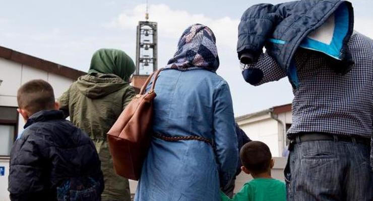 В Германии приняли спорный закон о воссоединении семей беженцев