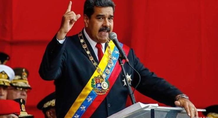 Мадуро обвинил лидера Колумбии в "провоцировании войны"
