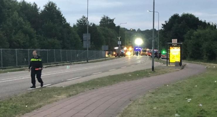 В Нидерландах полиция задержали водителя, въехавшего в толпу