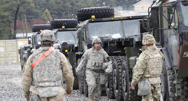 США и Южная Корея приостанавливают военные учения