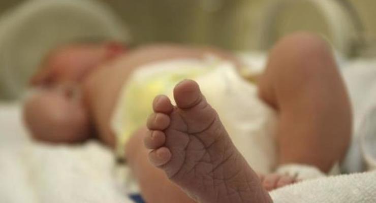 В роддомах Киева начали регистрацию новорожденных онлайн