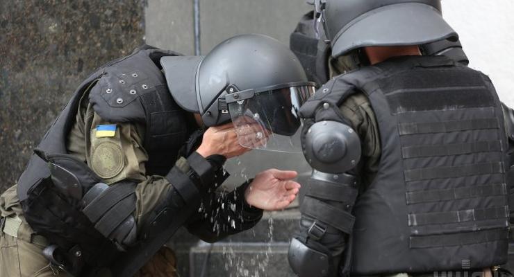 Столкновения у Рады: задержан пьяный митингующий за нападение на полицейского