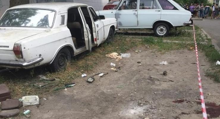 Взрыв авто в Киеве: владелец уверяет, что хотел выбросить гранату