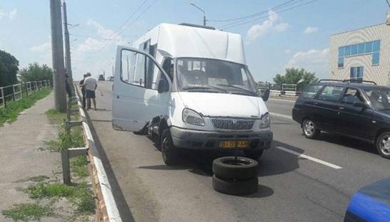 В Полтаве у маршрутки на ходу отпали колеса