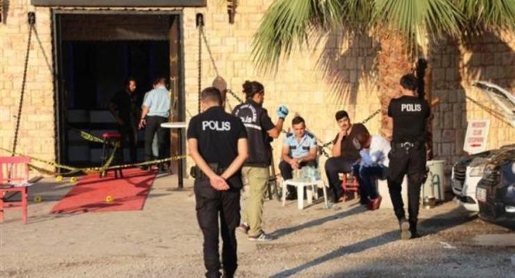 В ночном клубе в Турции устроили стрельбу: два человека погибло