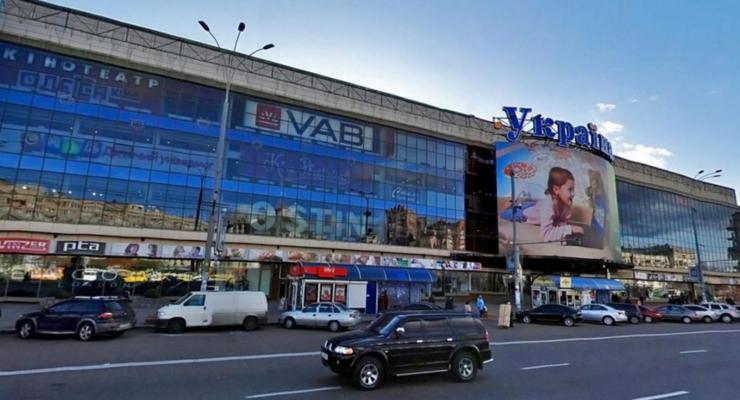 В Киеве эвакуируют один из торговых центров