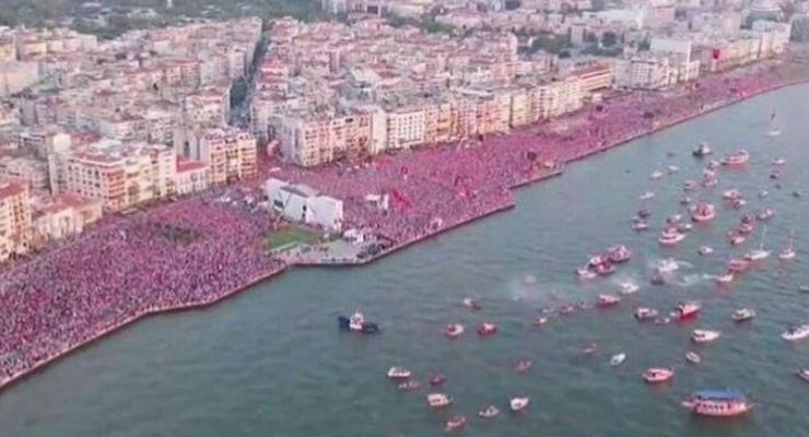 В Турции на митинг вышли два миллиона человек