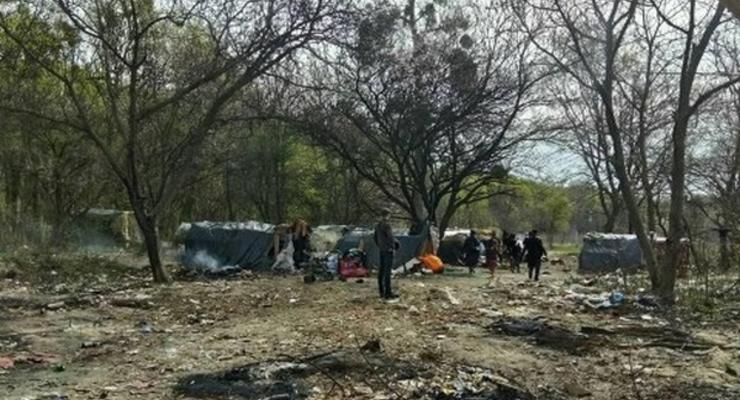 Полиция: Во Львове напали на лагерь ромов, есть погибшие
