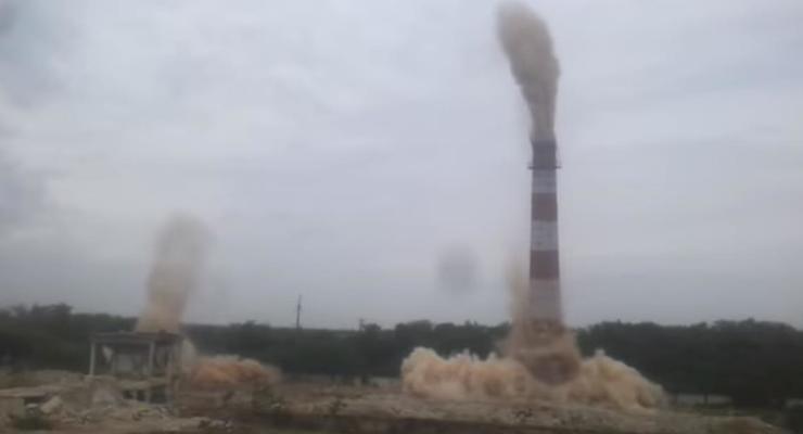 В Мелитополе взорвали трубы заброшенного завода