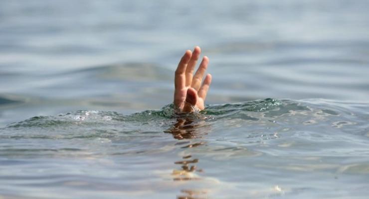 В Ровенской области женщина утонула, пытаясь спасти двух детей