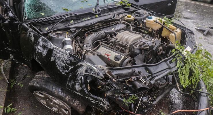 В Киеве разбилась Audi: водитель в реанимации