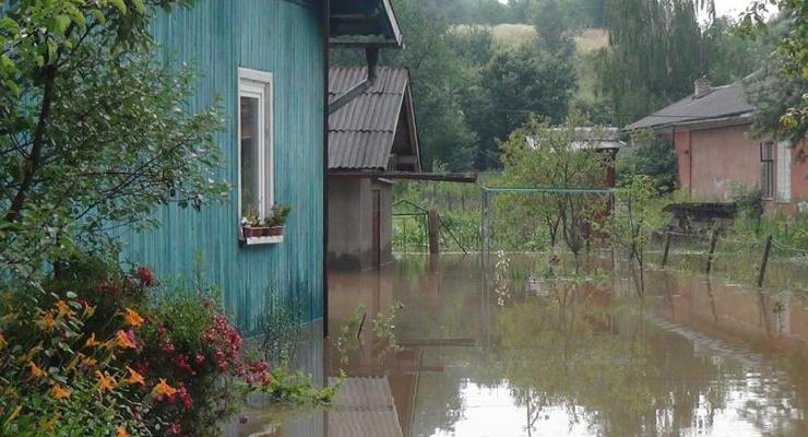 На Прикарпатье подтопило более 200 домов