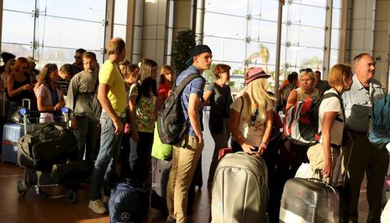 Омелян вызвал "на ковер" туроператоров и авиакомпании