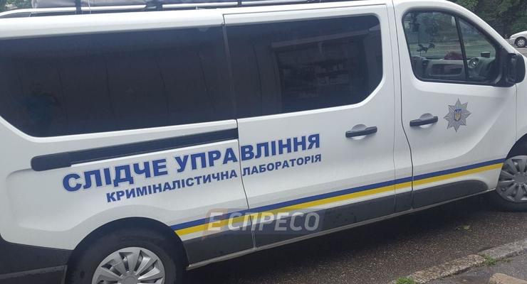 В Киеве со стрельбой ограбили конвертационный центр: ранена сотрудница