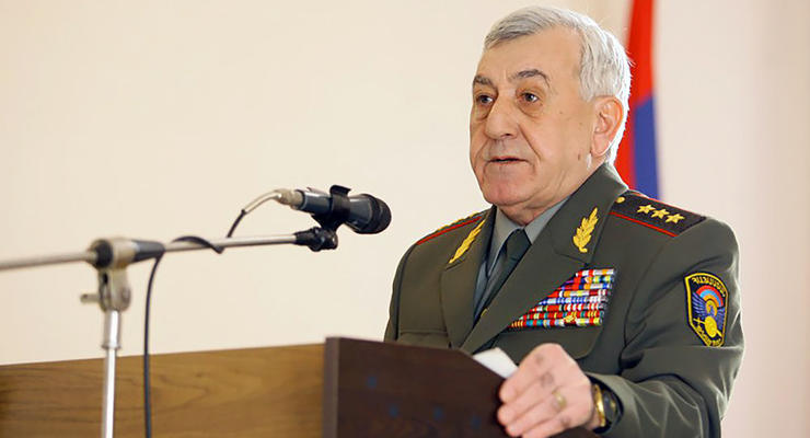 В Армении объявили в розыск экс-министра обороны