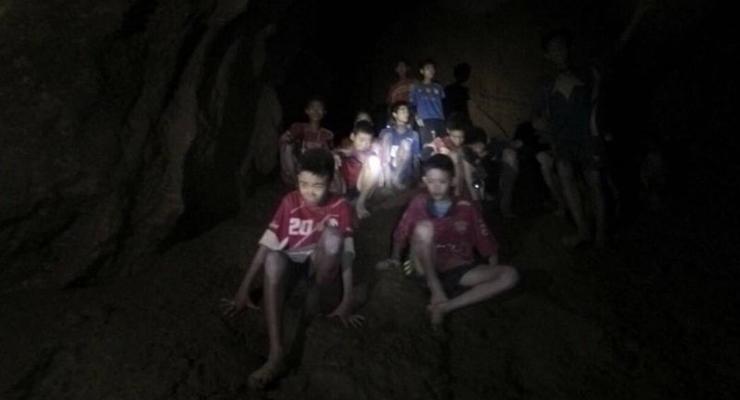 Пойдут на риск: разработан план спасения детей из подводной пещеры