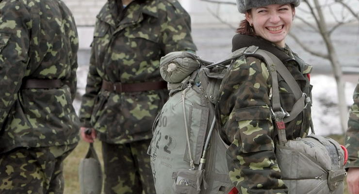 Как в Украине борются с дискриминацией женщин в армии