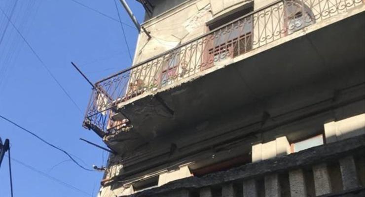 В Ивано-Франковске умерла женщина, под ногами которой обрушился балкон