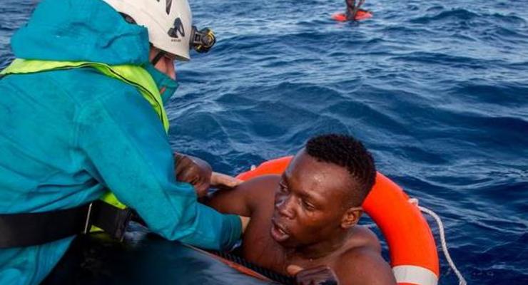 Италия не намерена пускать в свои порты суда с беженцами