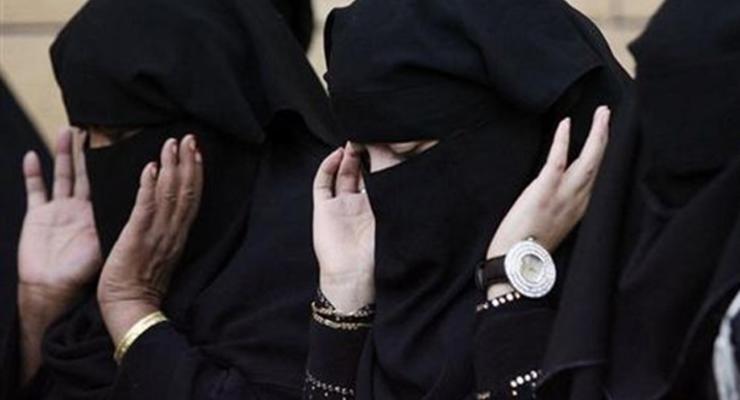 Женщинам Саудовской Аравии разрешили работать нотариусами