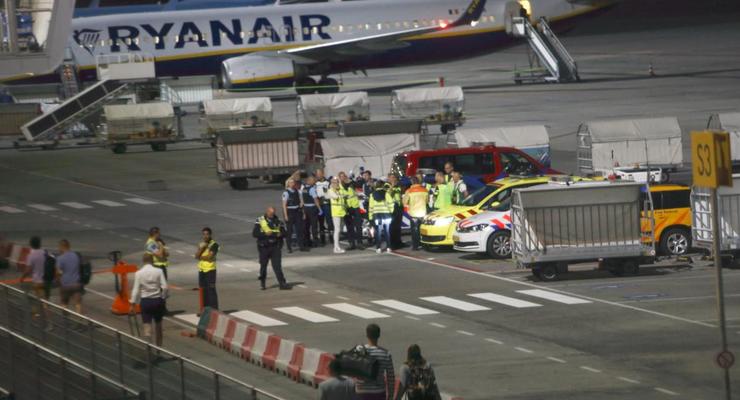 В Нидерландах из-за угрозы взрыва отменили вылет самолета