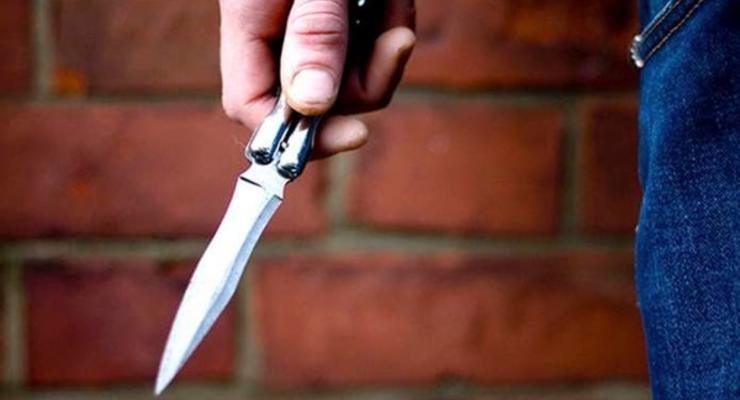 Иностранец с ножом взял в заложники женщину на Прикарпатье