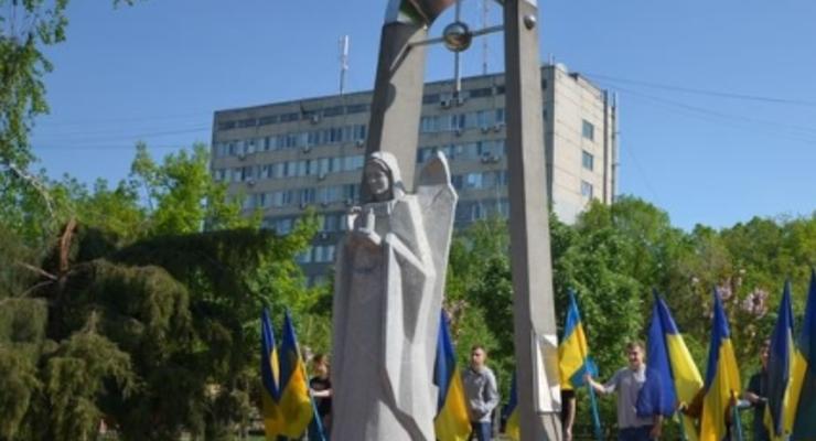 В Николаеве вандалы повредили памятник Скорбящий ангел Чернобыля