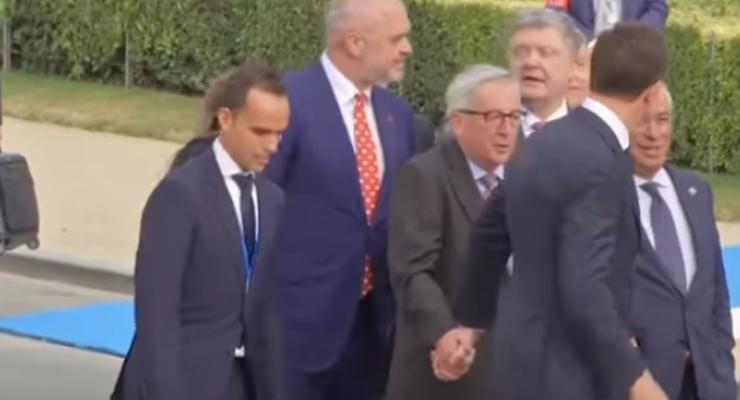 У Юнкера объяснили его поведение на саммите НАТО