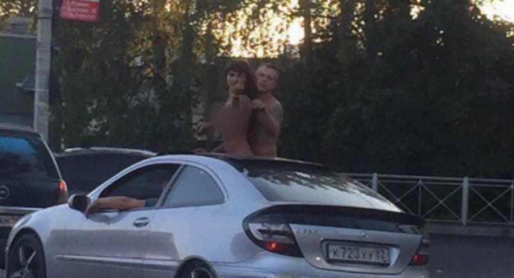 В РФ пара занялась сексом в автомобильной пробке