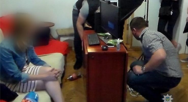 В Киеве разоблачили виртуальную порно-студию, в которой зарабатывали 5 долларов в минуту