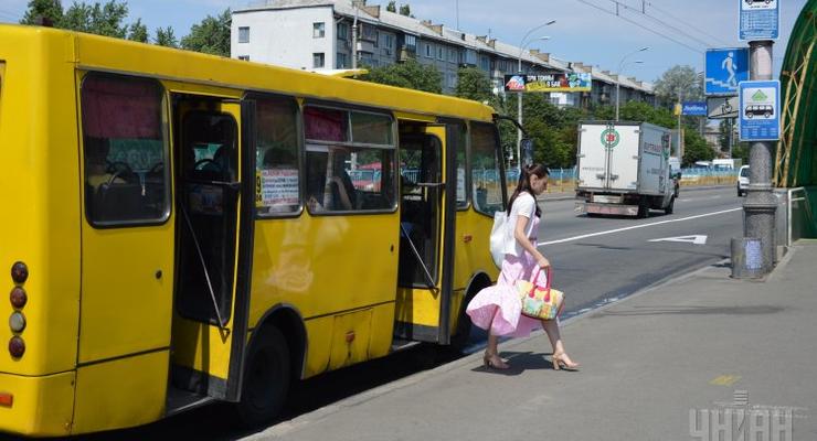 В Киеве маршрутки начали поднимать цены вслед за общественным транспортом