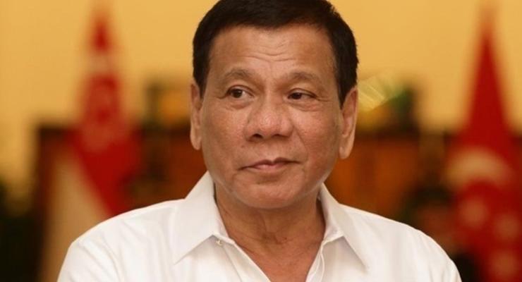 Скандальный президент Филиппин извинился перед богом за оскорбление