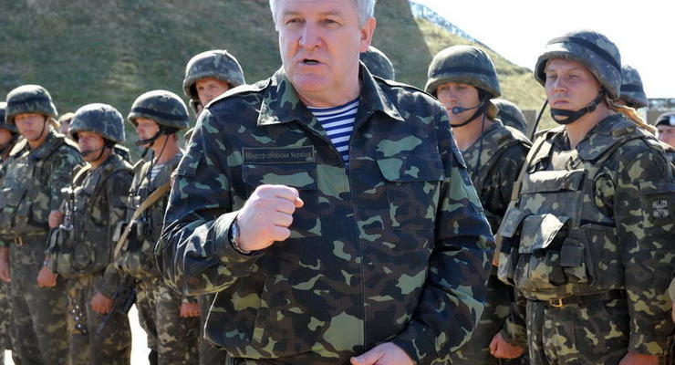 Экс-министр обороны Ежел получил в Беларуси статус беженца