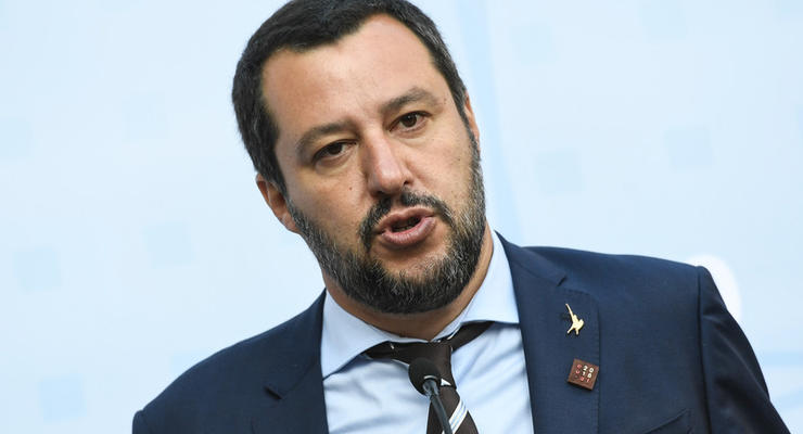 Глава МВД Италии назвал Крым российским, а революцию в Украине "фальшивой"