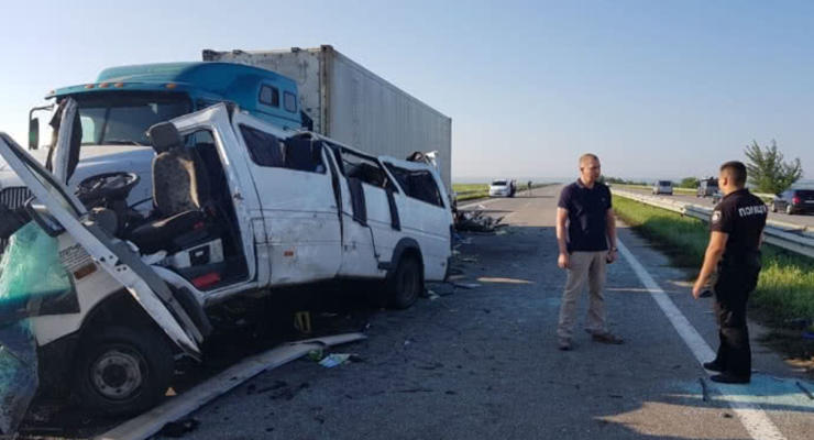Смертельное ДТП в Николаевской области: водитель грузовика задержан