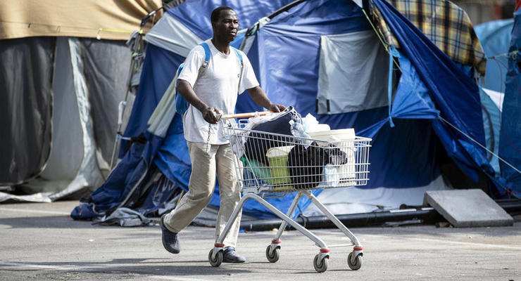 Во Франции ликвидировали лагерь с 450 мигрантами