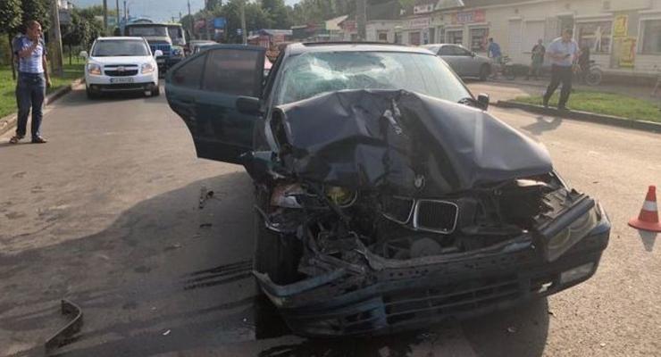В Черкассах на пешеходном переходе авто насмерть сбило семью полицейского