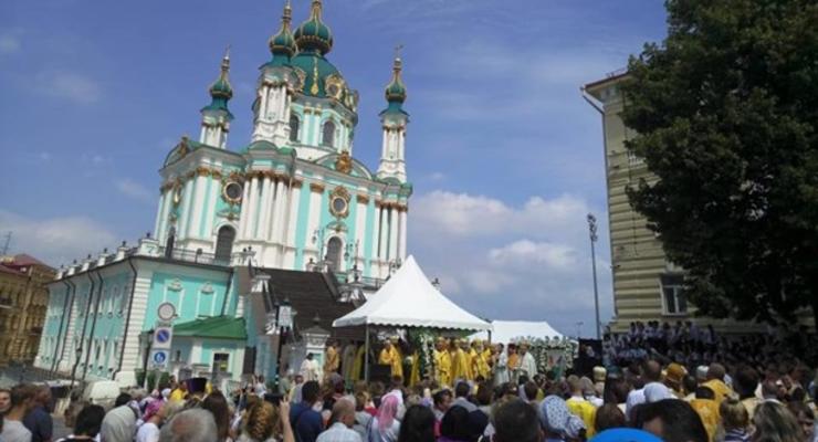 В УПЦ заявили, что власти препятствуют прибытию участников крестного хода в Киев