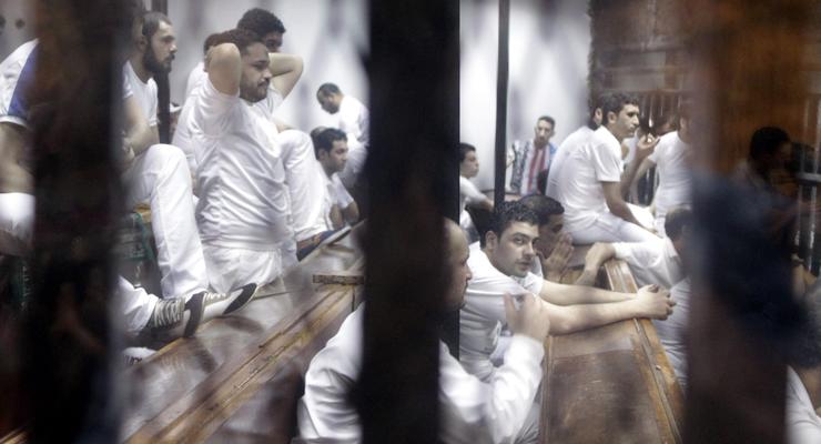 В Египте к смерти приговорили 75 человек