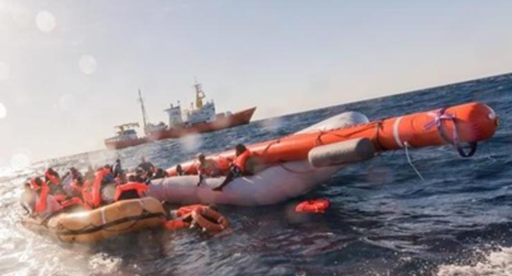 Возле Испании за два дня спасли более 1200 беженцев