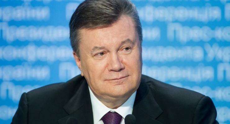 Янукович судится с Луценко