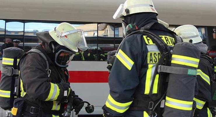 В Германии пассажиров поезда эвакуировали из-за неизвестного вещества