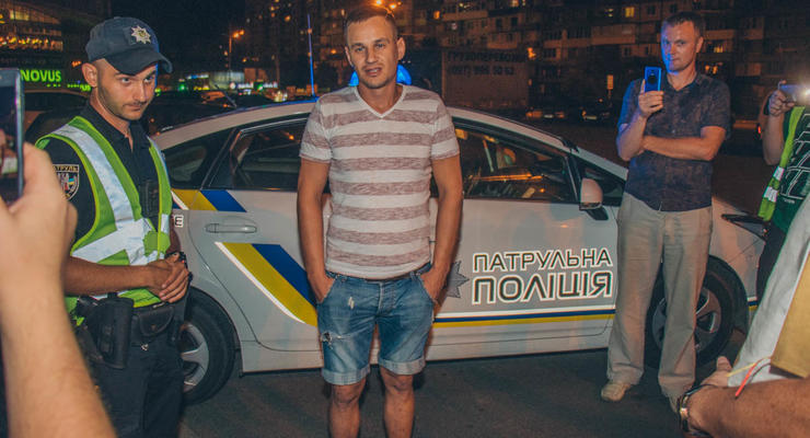 В Киеве на Оболони пьяный водитель разбил семь авто