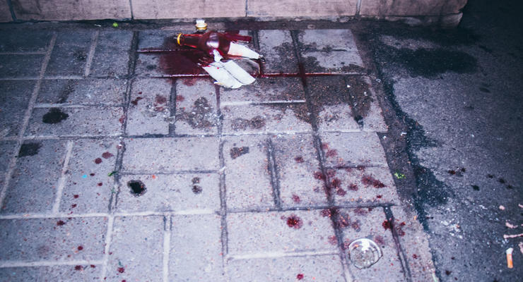 В Киеве мужчина бутылкой вскрыл себе вены