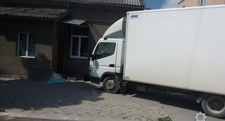 В Тернопольской области грузовик задавил 8-летнюю девочку на тротуаре