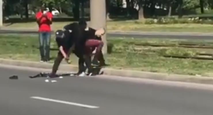 В Харькове темнокожий парень подрался с полицейскими