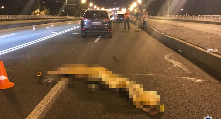В Днепре водитель на Lexus сбил двоих пешеходов