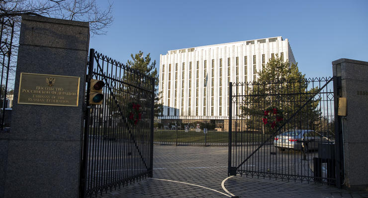 США ведут "мегафонную дипломатию" - посольство РФ
